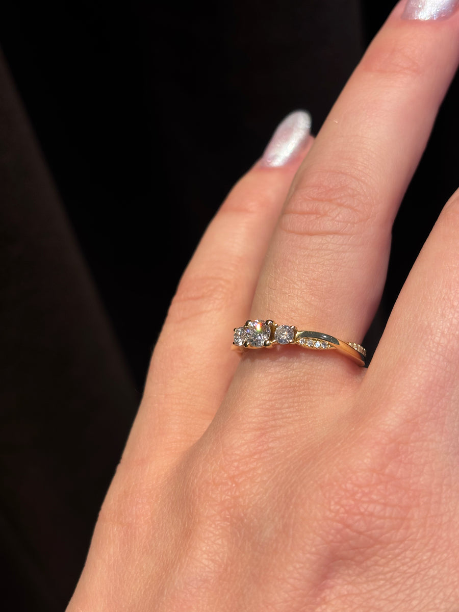 Molly diamantring, 18Kt Guld, 0.25ct+0.27ct Diamant, str. 54