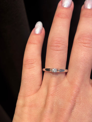 Ellen diamantring, 18Kt Hvidguld, 0.15ct diamant, str. 55