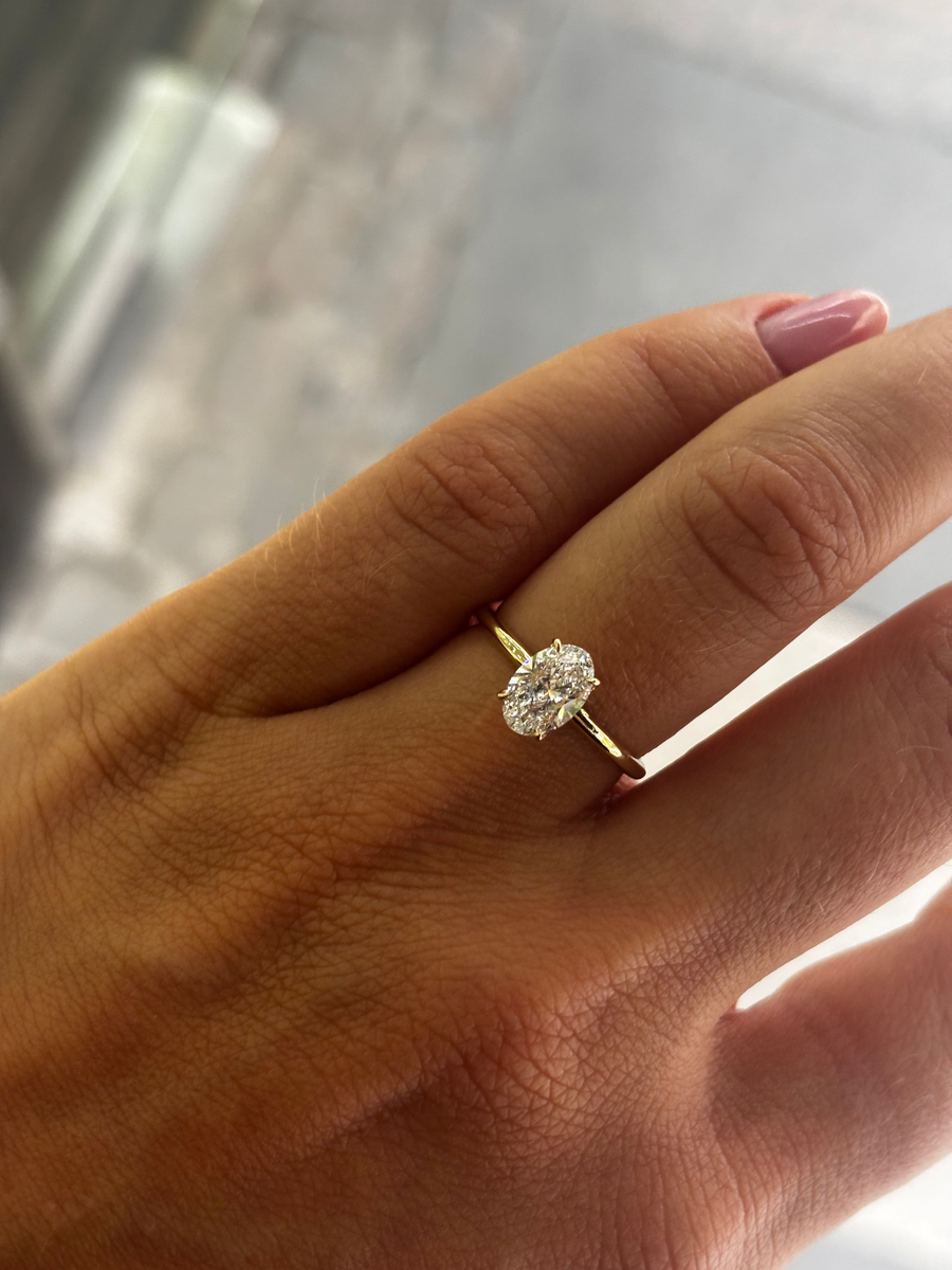 Oval Solitaire (Lab grown diamant)
