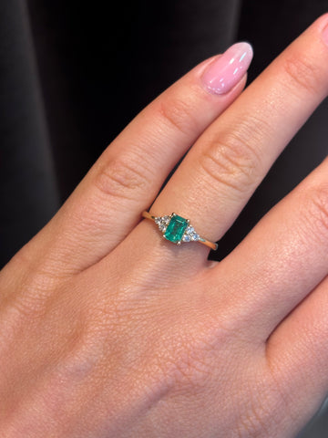 Smaragd Diamant Ring 14kt guld 0.11ct. diamanter + 0.53ct. smaragd str.53